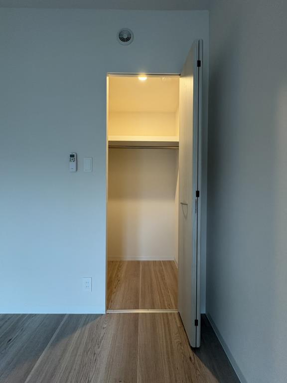 ※偶数階はクロスの色が異なります