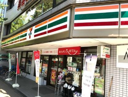 コンビ二：セブンイレブン 八王子高尾北口店　147m