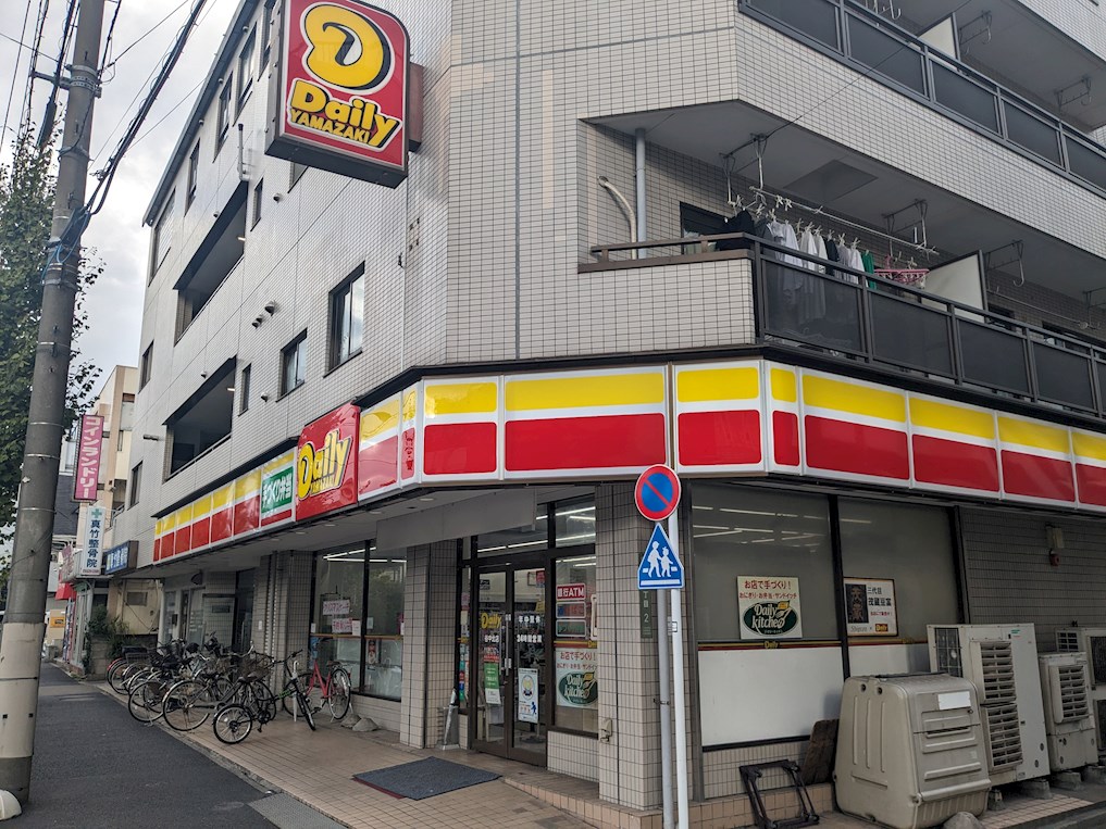 コンビ二：ﾃﾞｲﾘｰﾔﾏｻﾞｷ 谷中北店　775m