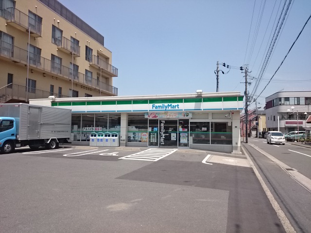 コンビ二：ﾌｧﾐﾘｰﾏｰﾄ 長岡京久貝店　139m