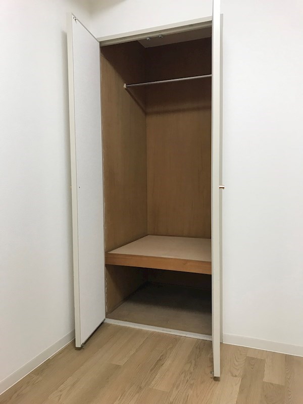 洋室クローゼット。