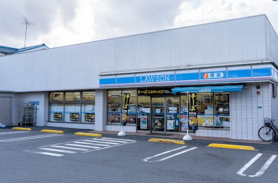 コンビ二：ﾛｰｿﾝ 練馬春日町二丁目店　379m