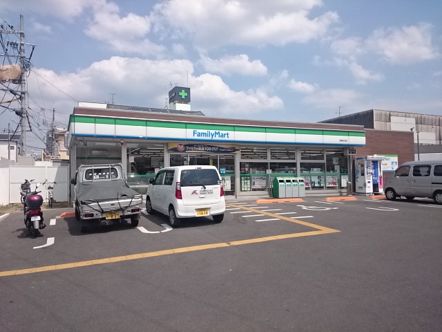 コンビ二：ﾌｧﾐﾘｰﾏｰﾄ 城陽寺田店　461m