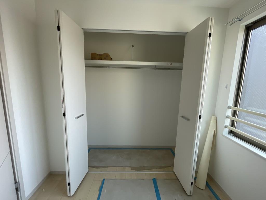 ベッドルーム内クローゼット