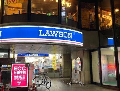 コンビ二：ローソン 国立駅南口店　138m