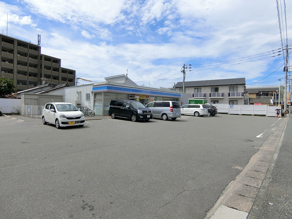 コンビ二：ﾛｰｿﾝ 博多春町三丁目店　629m