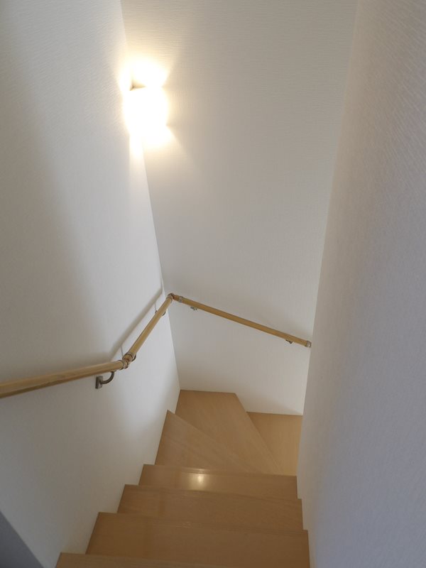 ２階は内階段でお上がり下さい。