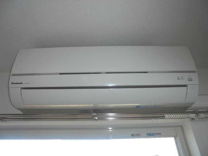 エアコン１基装備。