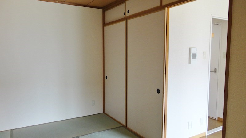 和室の押入れ上には天袋もあります。