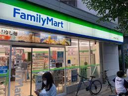 コンビ二：ファミリーマート 江戸堀三丁目店　184m