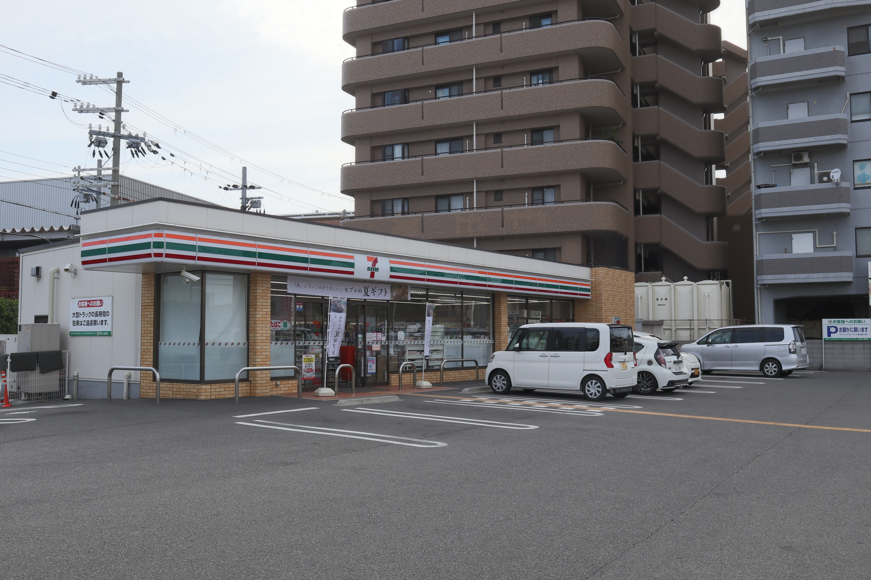 コンビ二：セブンイレブン　明石硯町店　215m　近隣