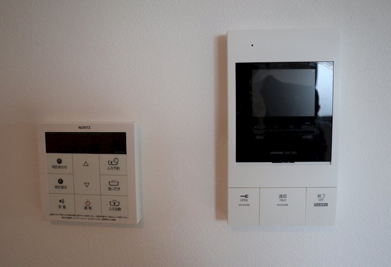 Tvモニター付きインターホンで来訪者を確認。