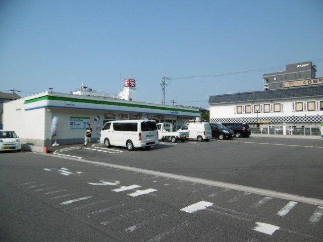 コンビ二：ﾌｧﾐﾘｰﾏｰﾄ 東大阪川俣店　160m
