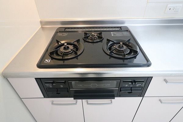 3口ガスコンログリル付です。