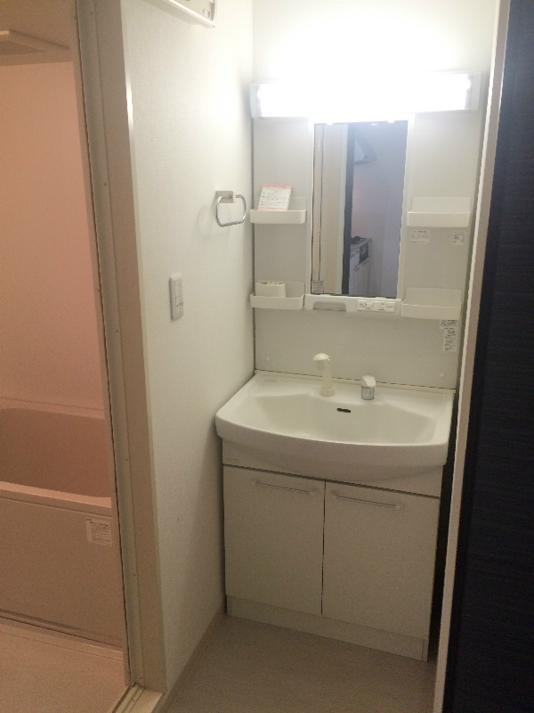 独立洗面化粧台。