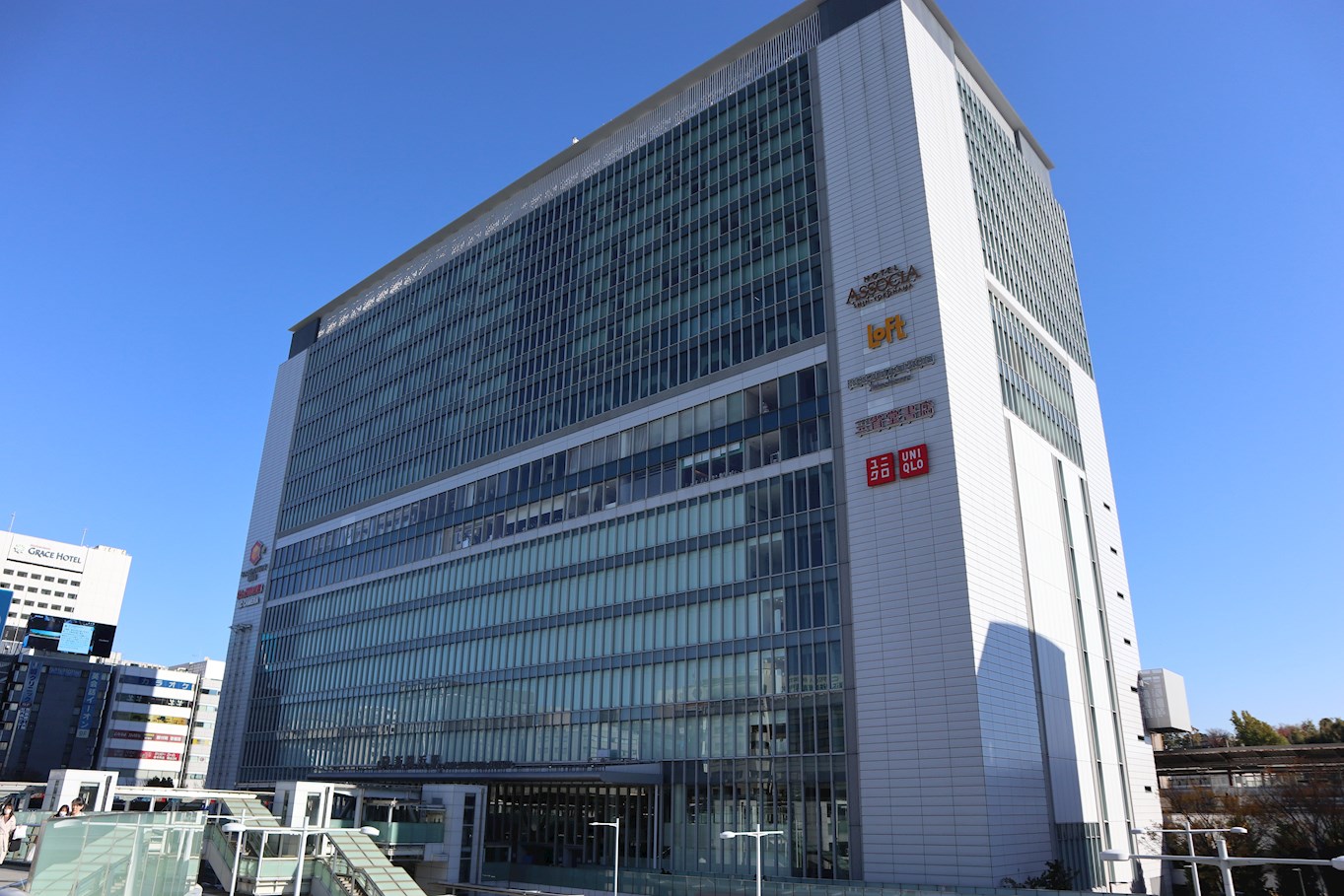 ショッピング施設：CUBICPLAZA Shin-yokohama(ｷｭｰﾋﾞｯｸﾌﾟﾗｻﾞ新横浜)　806m