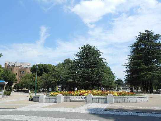 公園：鶴舞公園　768m