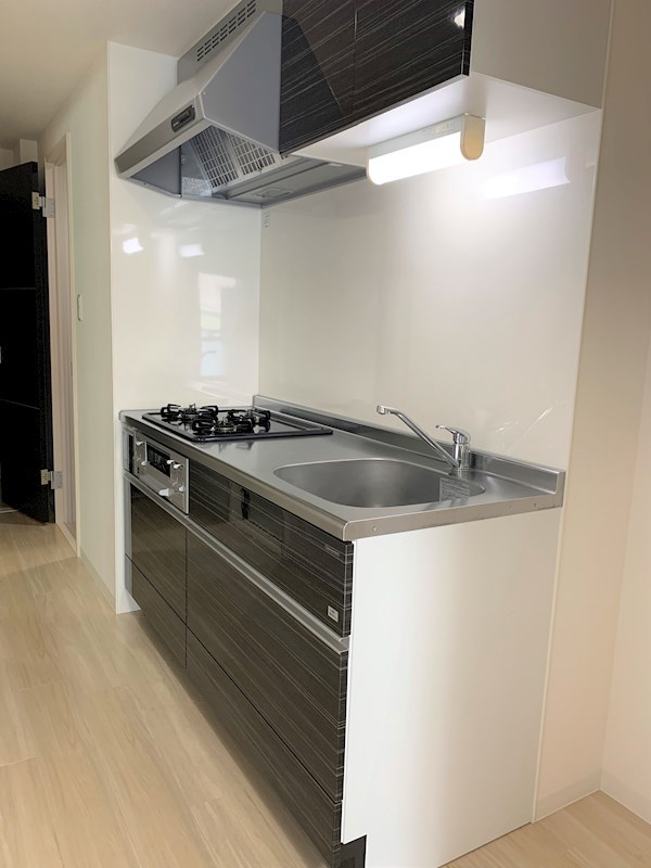 キッチン下は収納になっております。