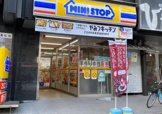 コンビ二：ﾐﾆｽﾄｯﾌﾟ 四谷3丁目店　195m
