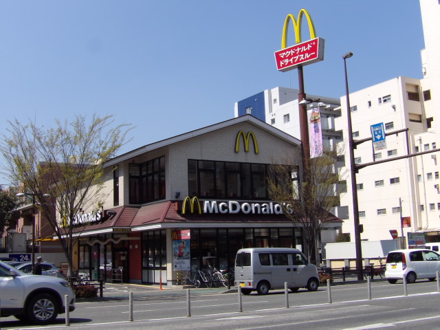 レストラン：マクドナルド　179m