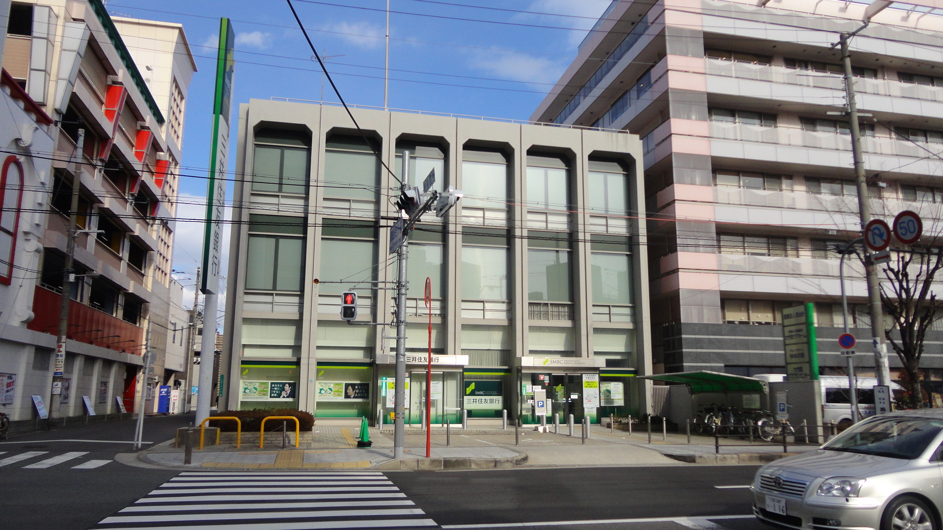 銀行：三井住友銀行 今里支店　895m