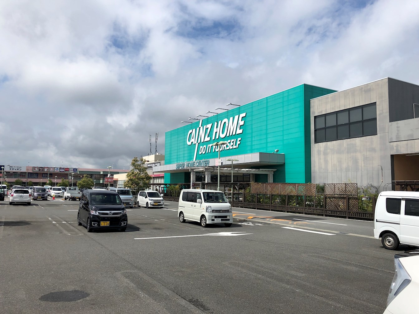 ホームセンター：ｶｲﾝｽﾞﾎｰﾑ 木津川店　876m