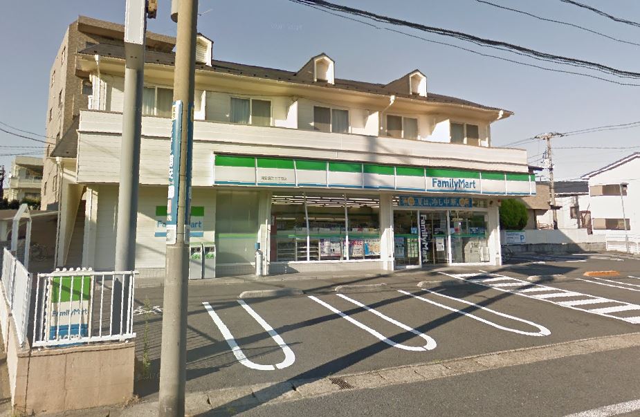 コンビ二：ﾌｧﾐﾘｰﾏｰﾄ 浦安堀江三丁目店　182m