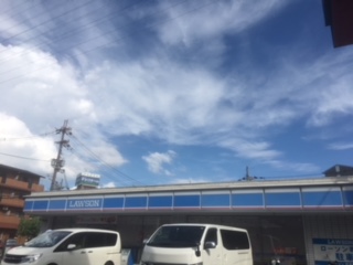 コンビ二：ﾛｰｿﾝ 摂津東一津屋店　135m