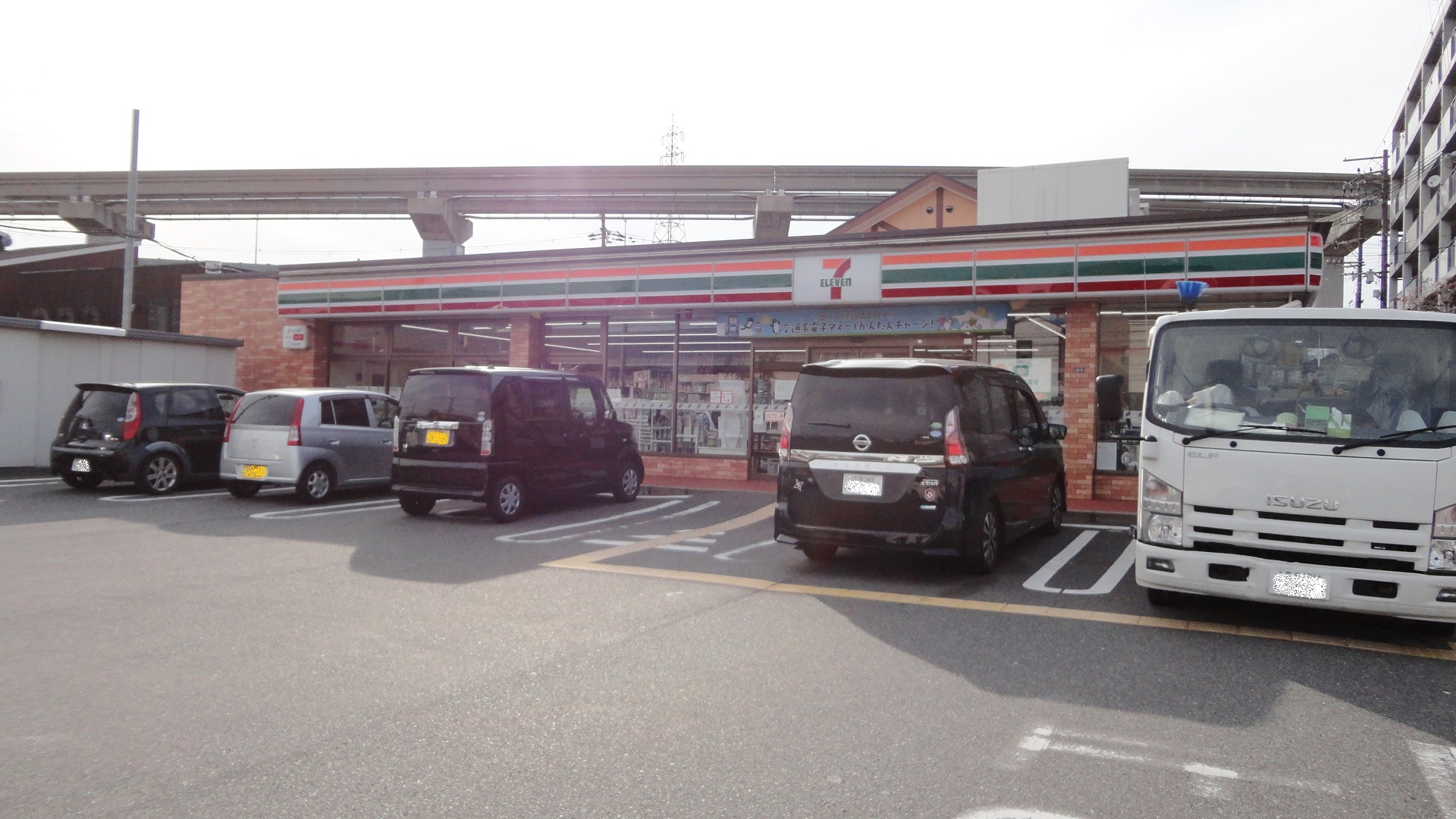 コンビ二：セブンイレブン摂津東一津屋店　24m
