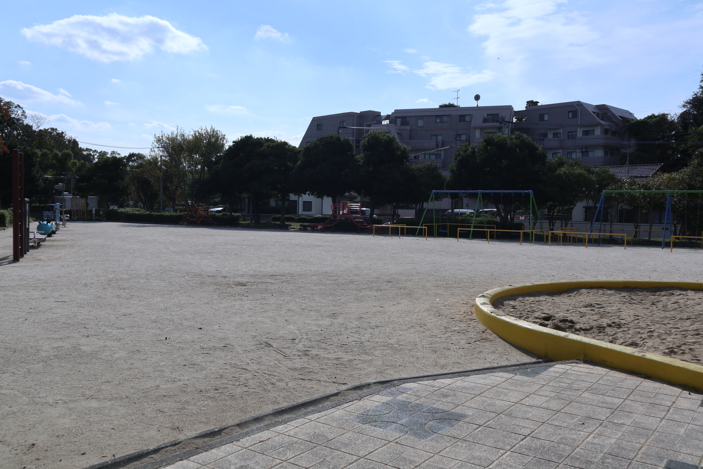 公園：名島運動公園　350m