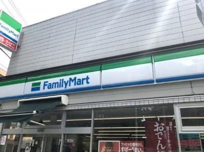 コンビ二：ﾌｧﾐﾘｰﾏｰﾄ 三鷹台駅北店　446m