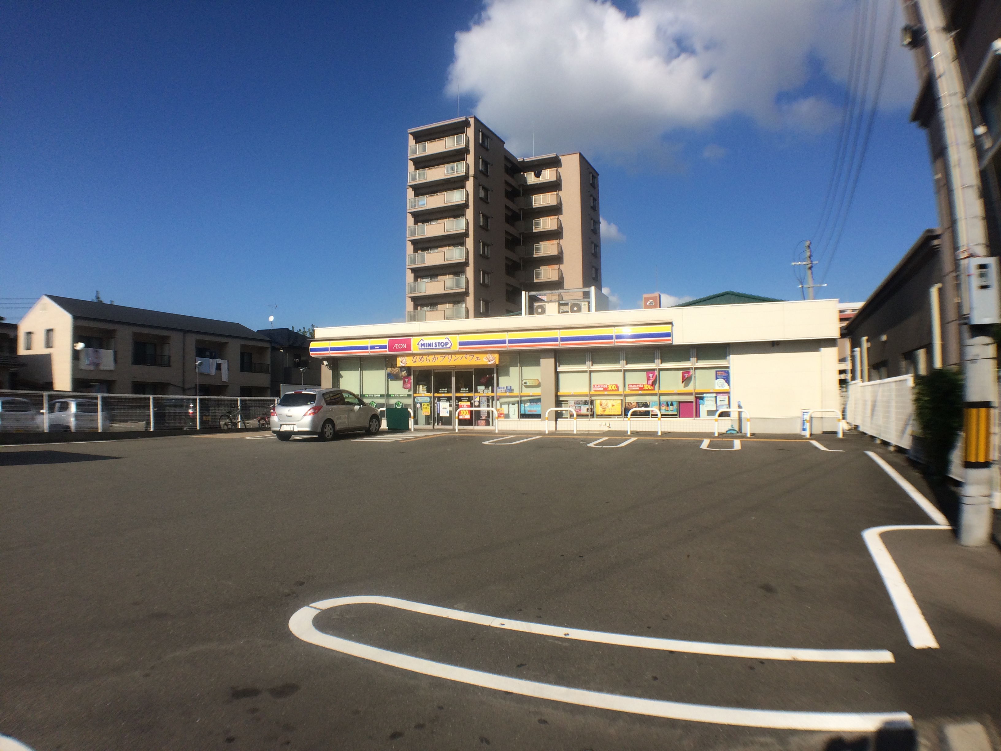 コンビ二：ﾐﾆｽﾄｯﾌﾟ 博多吉塚3丁目店　188m